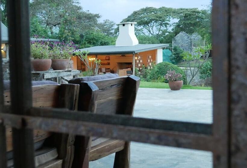 Отель Arusha Villa