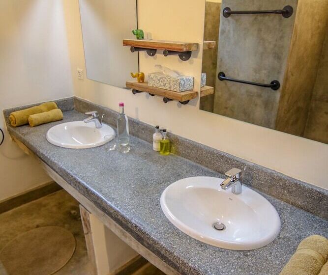 Отель Arusha Villa