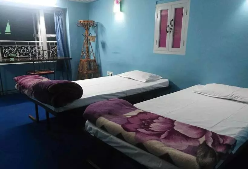هتل Himal Home