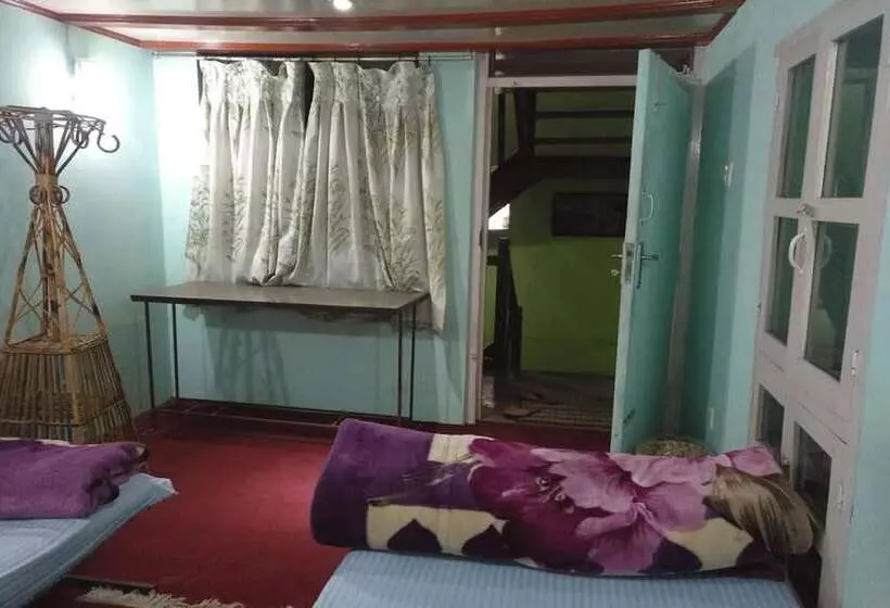 هتل Himal Home