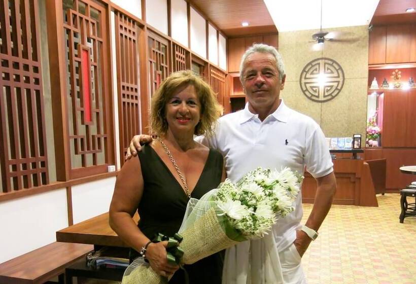 호텔 Karon Sino House