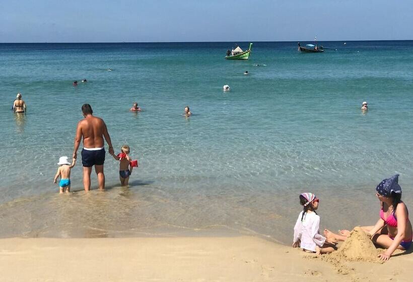 호텔 Karon Sino House