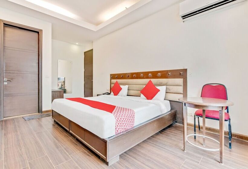 فندق Oyo Flagship 5912 Near Sikanderpur