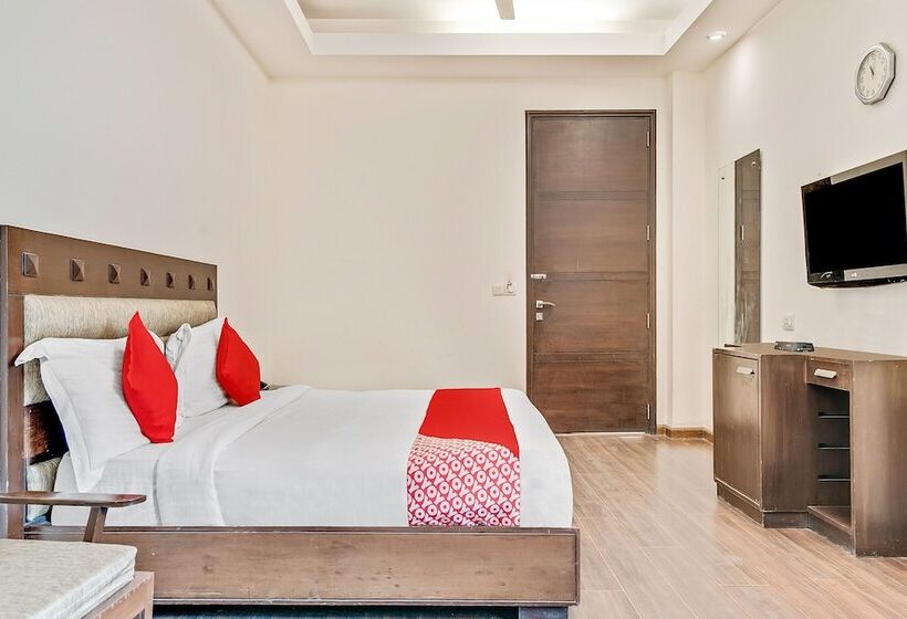 فندق Oyo Flagship 5912 Near Sikanderpur