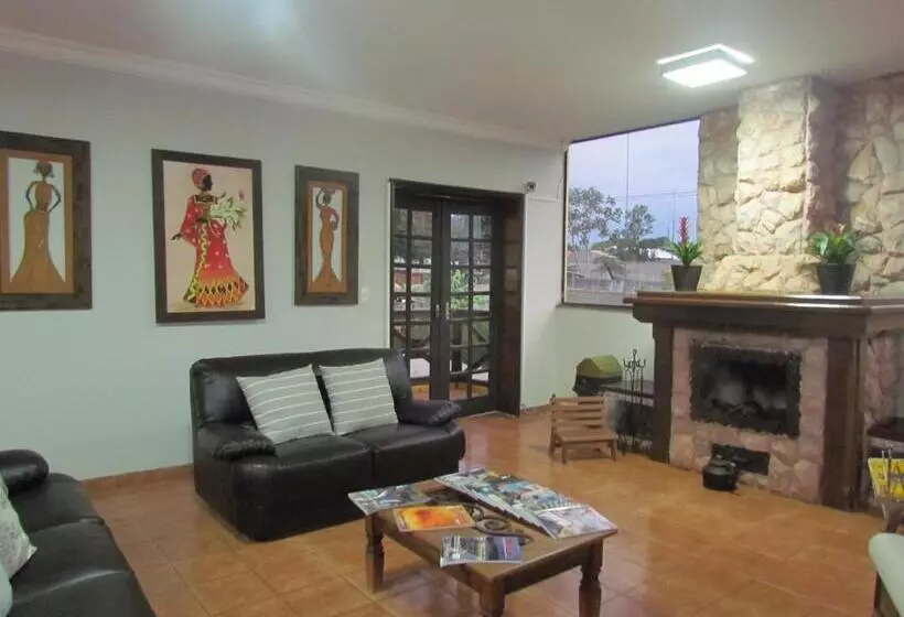 ホテル Pousada Villa Guimaraes