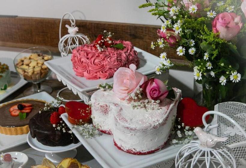 هتل Pousada Villa Guimaraes