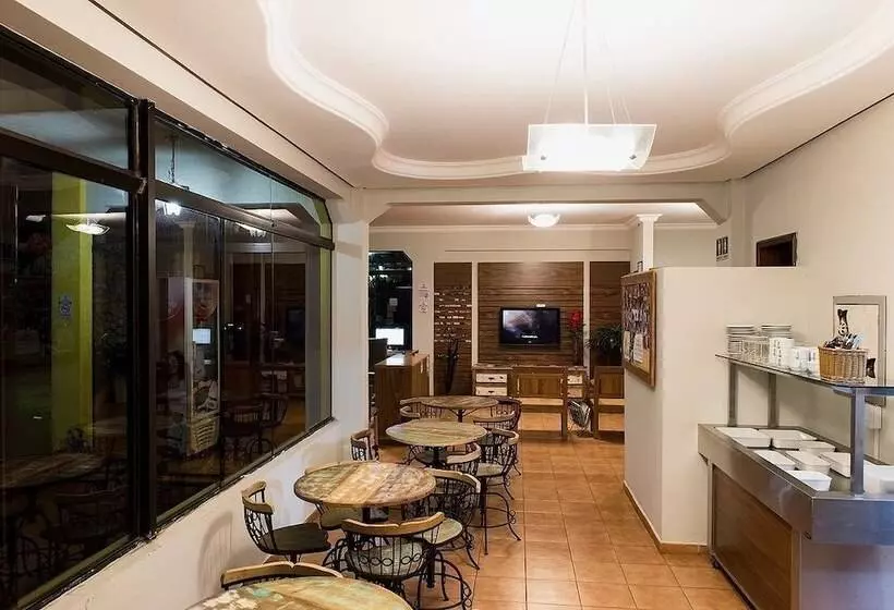 ホテル Pousada Villa Guimaraes