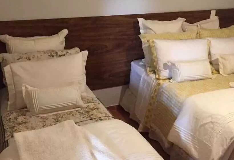ホテル Pousada Villa Guimaraes