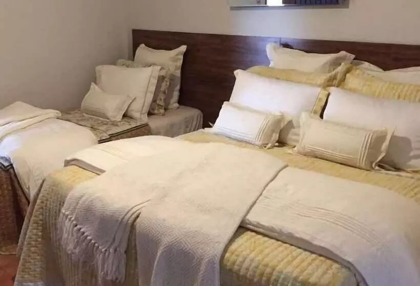 ホテル Pousada Villa Guimaraes