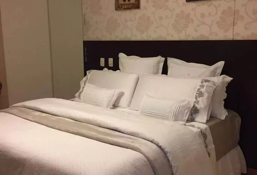 ホテル Pousada Villa Guimaraes