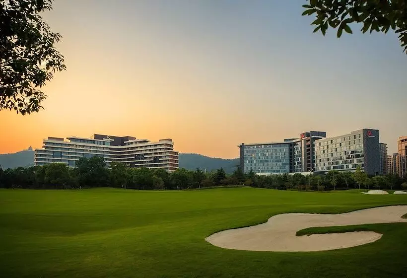 Hotelli Renaissance Suzhou Taihu Lake