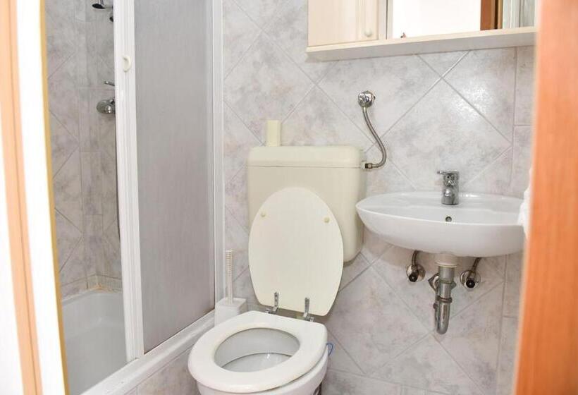 پانسیون Apartmans And Rooms Slavica