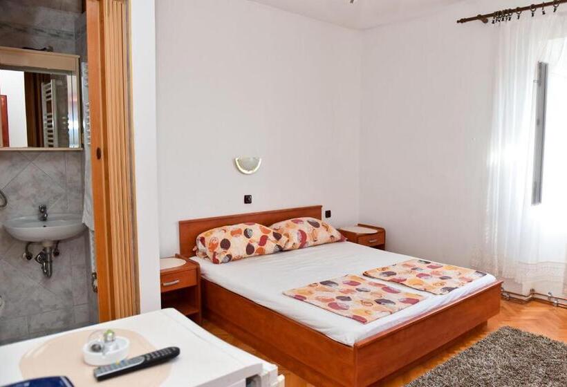 پانسیون Apartmans And Rooms Slavica