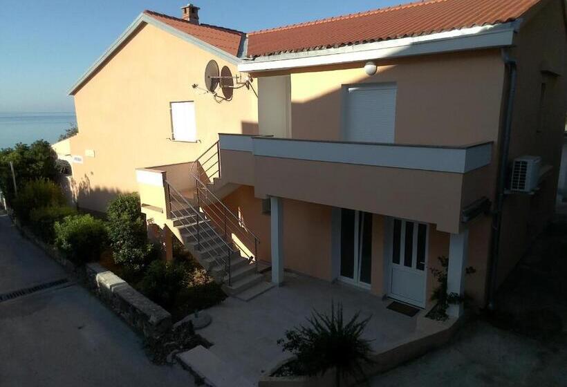 پانسیون Apartmans And Rooms Slavica