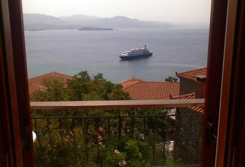 膳宿费 The Schoolmistress With The Golden Eyes