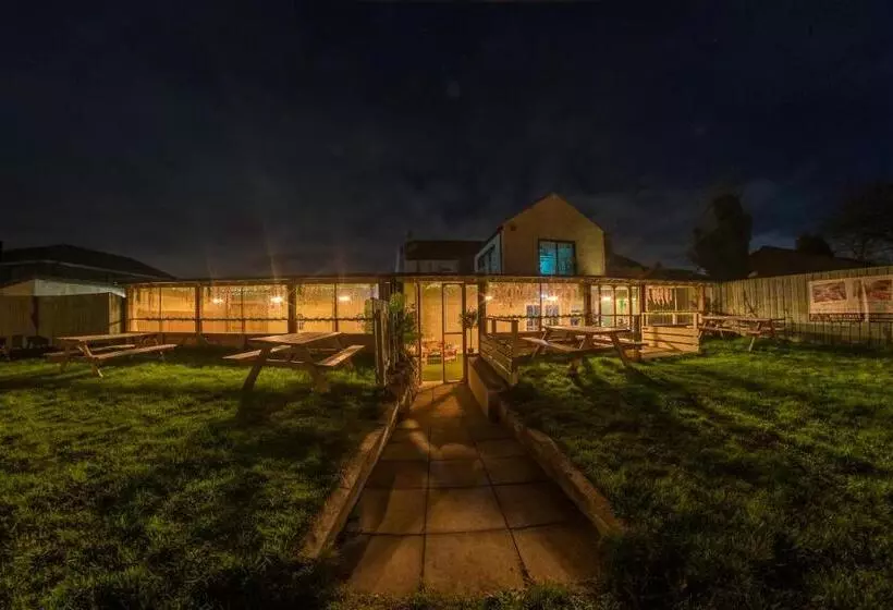 Pensió Thomas Wright House