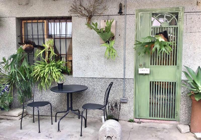 پانسیون Une Famille Tainan B&b