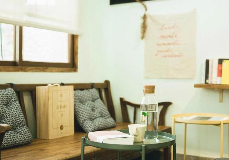 پانسیون Une Famille Tainan B&b