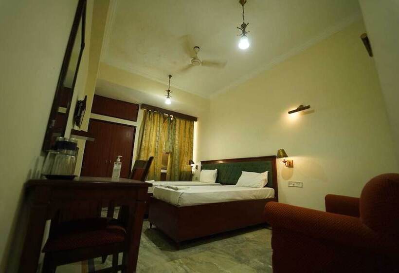 בית מלון כפרי Saket