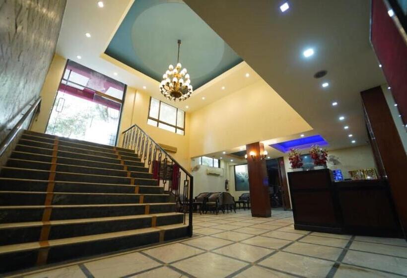 בית מלון כפרי Saket