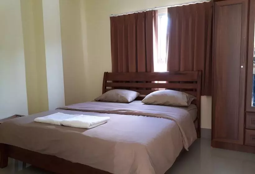 Hotelli Wattana House