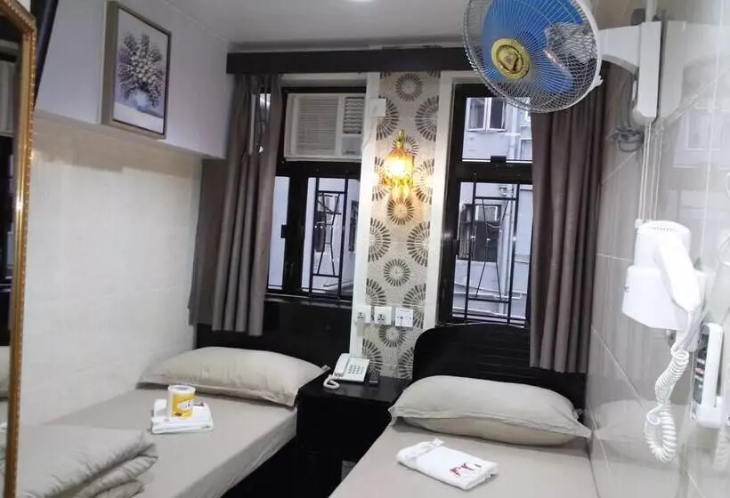 پانسیون Tom's Guest House