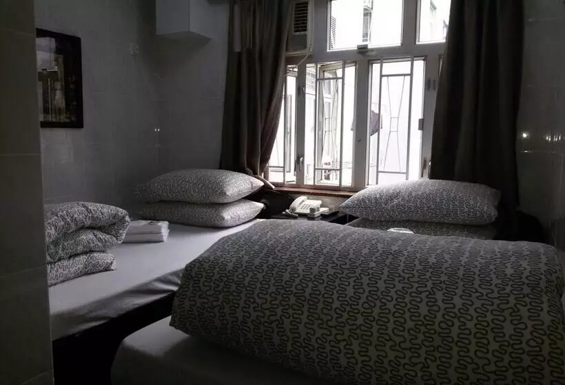 پانسیون Tom's Guest House