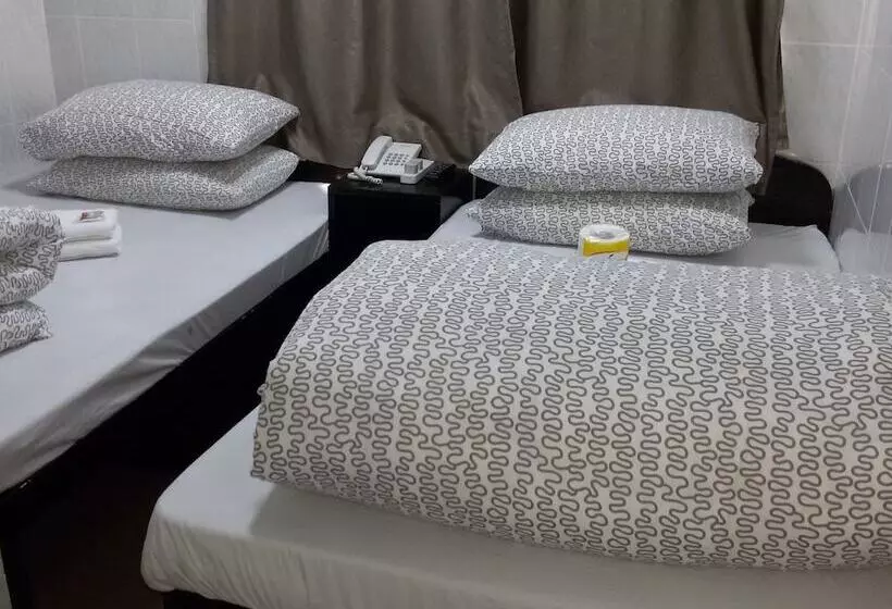 پانسیون Tom's Guest House