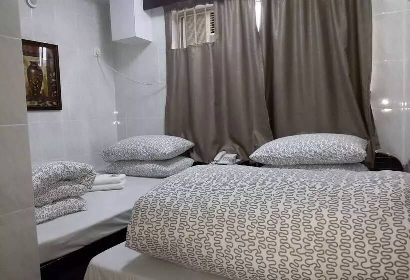 پانسیون Tom's Guest House