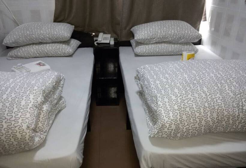 پانسیون Tom's Guest House