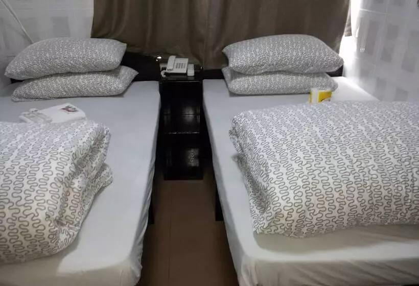 پانسیون Tom's Guest House