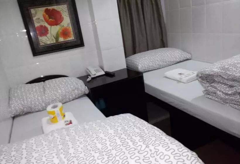 پانسیون Tom's Guest House