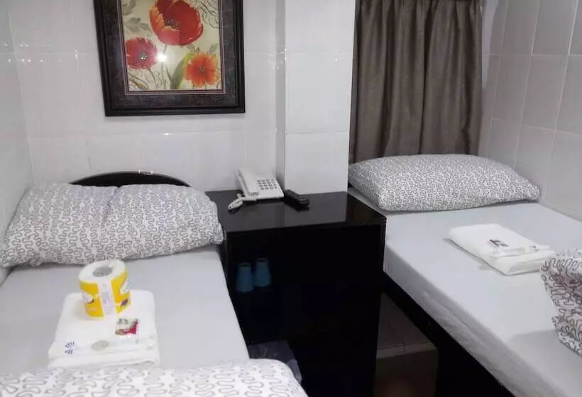 پانسیون Tom's Guest House