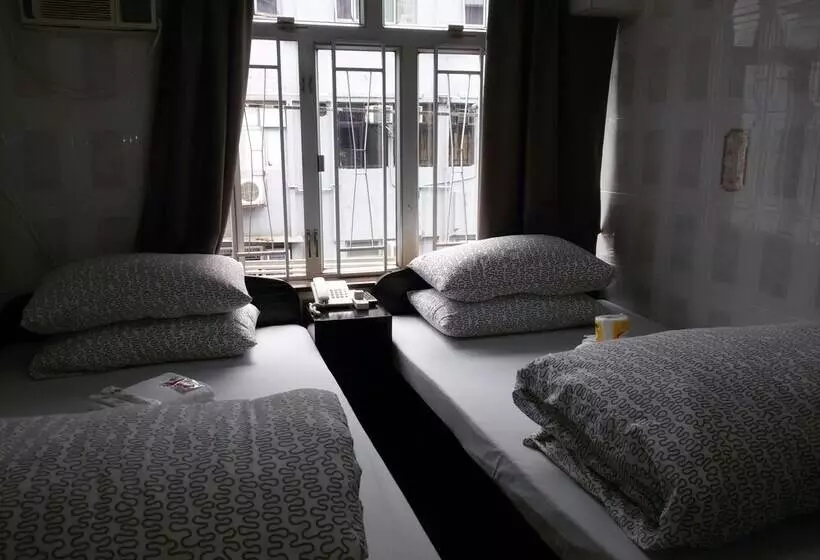 پانسیون Tom's Guest House