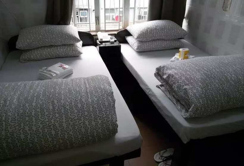 پانسیون Tom's Guest House