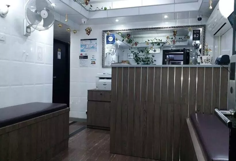 پانسیون Tom's Guest House