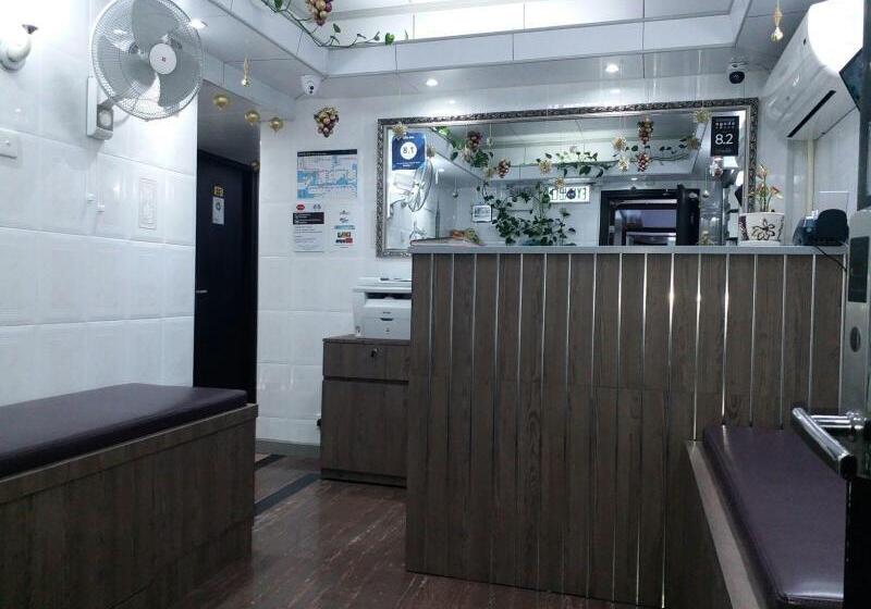 پانسیون Tom's Guest House