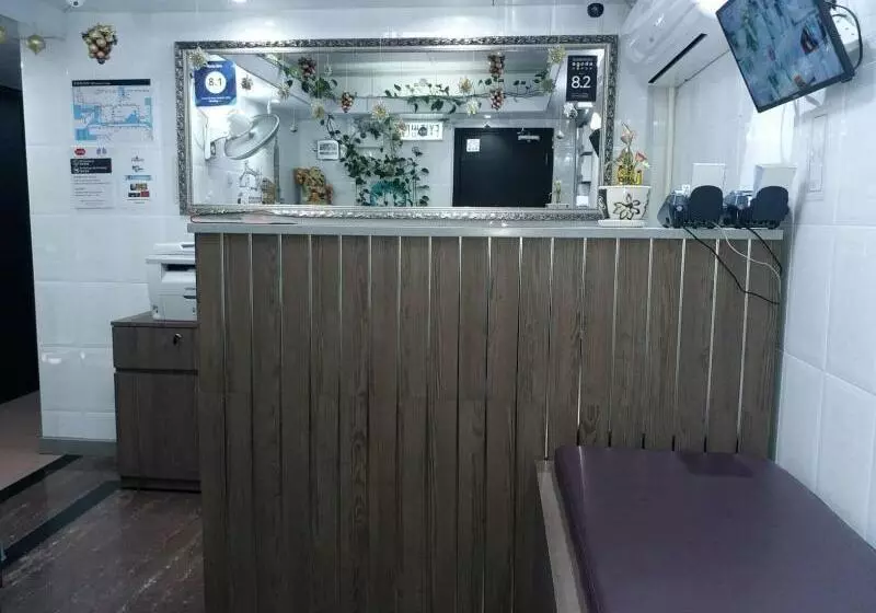 پانسیون Tom's Guest House