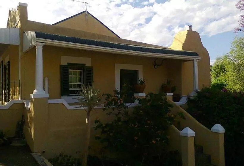 Majatalo Trackers Inn