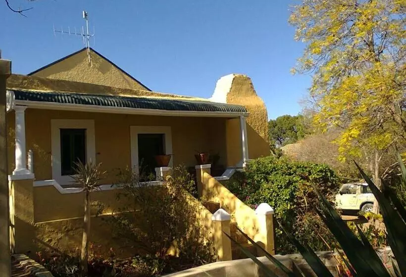 Majatalo Trackers Inn