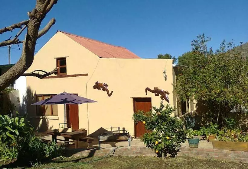 Majatalo Trackers Inn