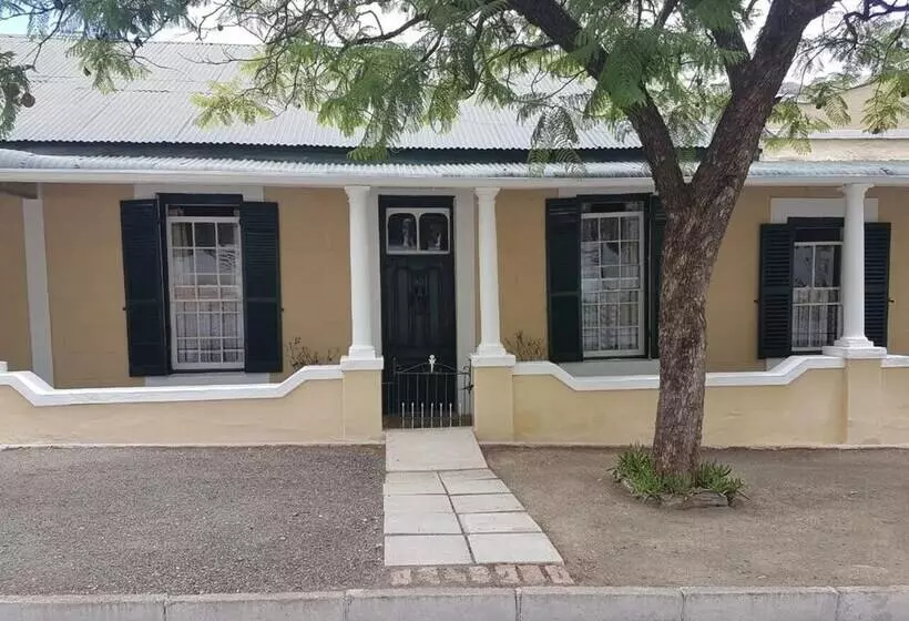 Majatalo Trackers Inn