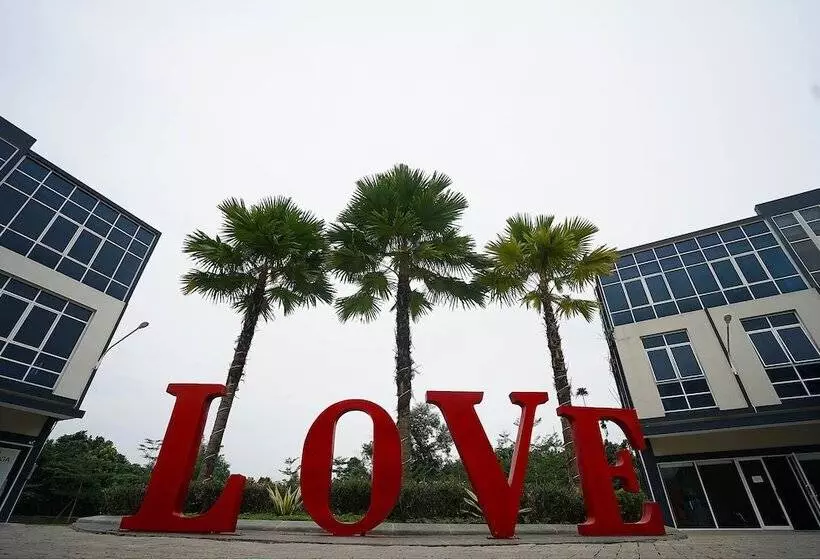 The Lively Hotel Kualanamu Airport Medan