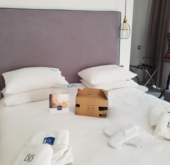 White Bottle Superior Apartments