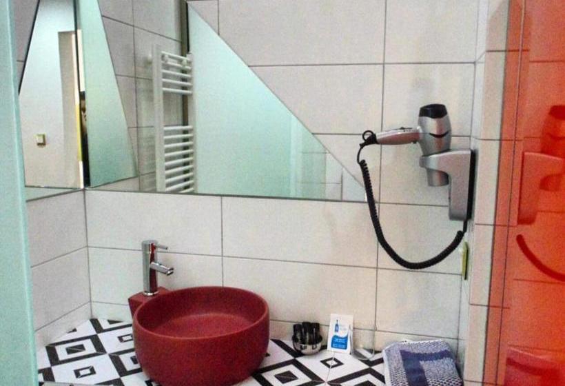 White Bottle Superior Apartments