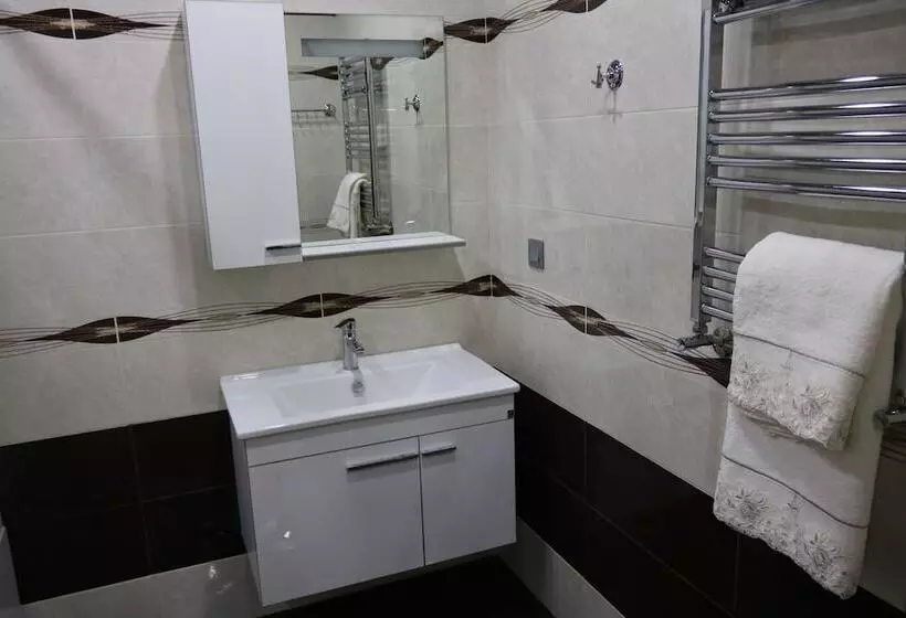 Al Khaleej City Center Apr