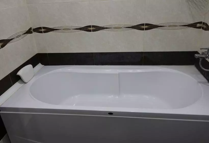 Al Khaleej City Center Apr