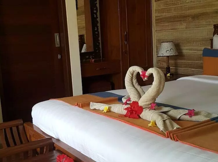 تختخواب و صبحانه The Taran Villas Lembongan