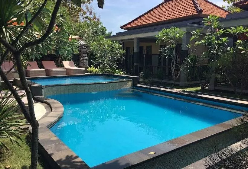 تختخواب و صبحانه The Taran Villas Lembongan