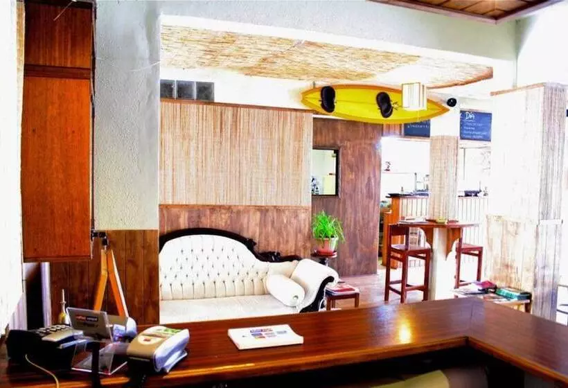 簡易ホテル Arica Surf House